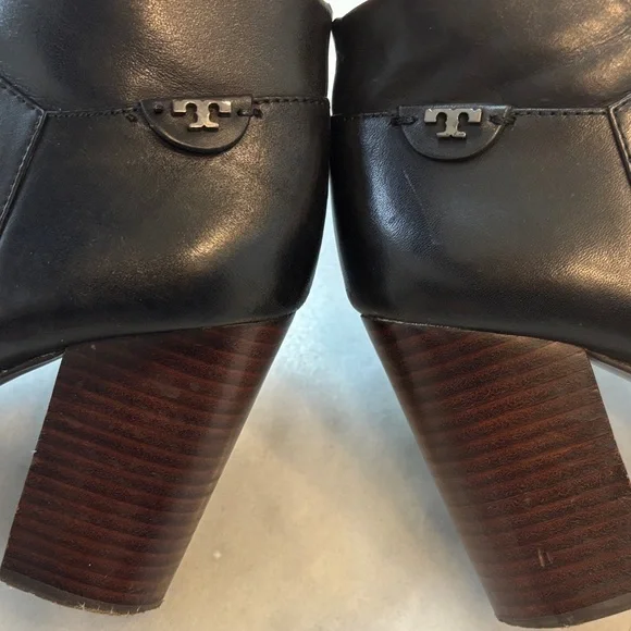 Tory Burch Fulton Stacked Heel Ankle Bootie Boots Size 8 with Box and Dustbag - Picture 2 of 7